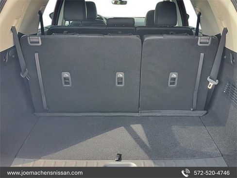New 2025 Nissan Pathfinder SL image 11