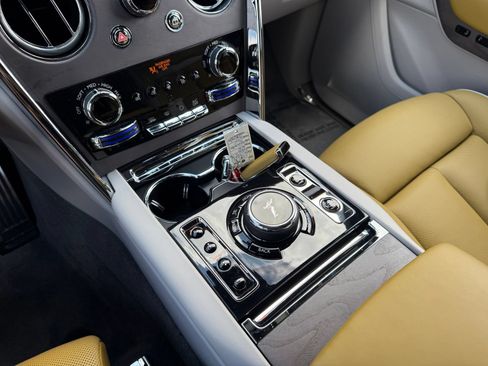 Used 2025 Rolls-Royce Cullinan AWD/4WD image 49