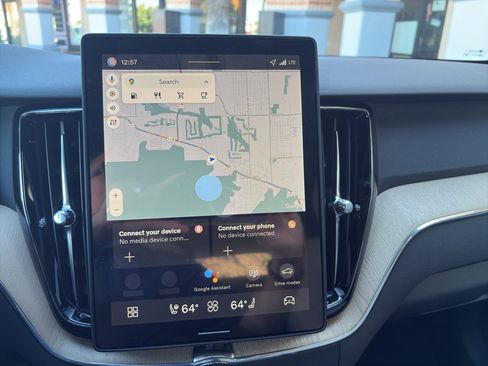 New 2026 Volvo XC60 B5 Plus w/ Protection Package Premier image 9