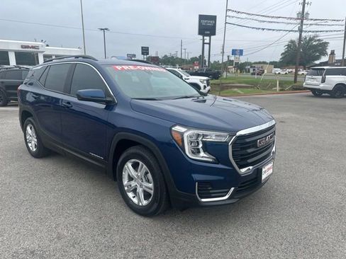 Used 2022 GMC Terrain SLE w/ Driver Convenience Package FWD image 1
