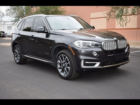 Used 2017 BMW X5 xDrive40e image 2