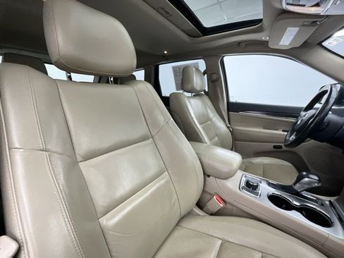 Used 2018 Jeep Grand Cherokee Limited image 14