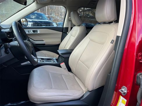 Used 2024 Ford Explorer Limited image 9