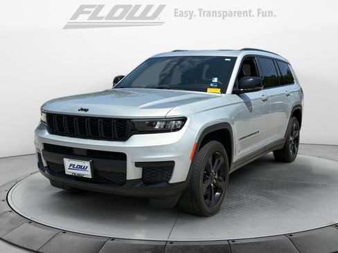 Used 2023 Jeep Grand Cherokee L Laredo AWD/4WD image 4