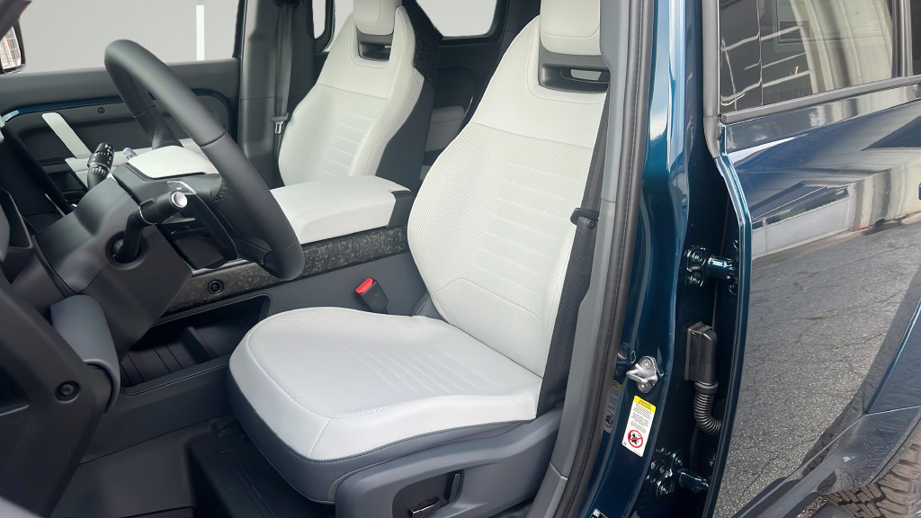 New 2026 Land Rover Defender 110 AWD/4WD image 15