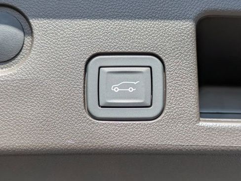 New 2026 GMC Terrain Denali w/ LPO, Black Badging Package image 17