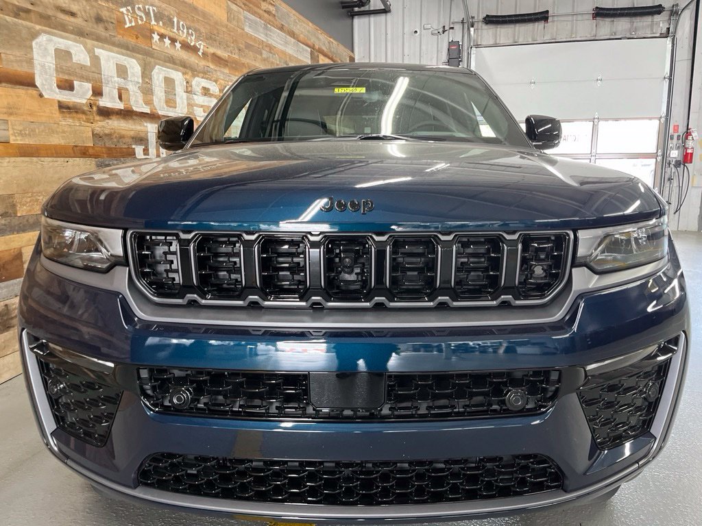 New 2027 Jeep Grand Cherokee Summit AWD/4WD image 7