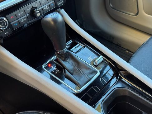 Used 2023 Jeep Compass Limited image 22