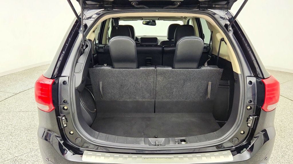 Used 2016 Mitsubishi Outlander GT AWD/4WD image 21