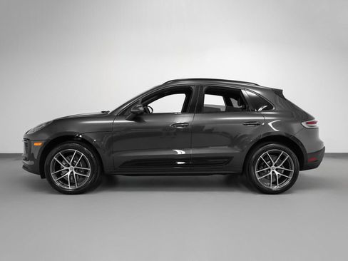 Certified 2025 Porsche Macan image 2