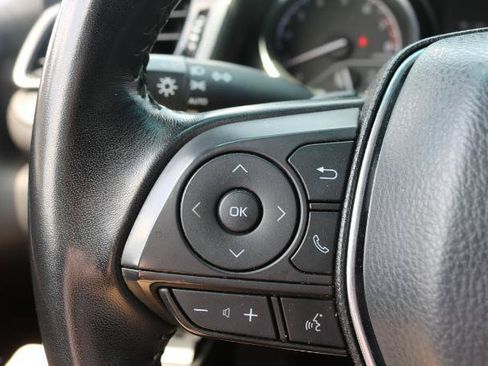 Used 2019 Toyota Camry SE FWD image 9