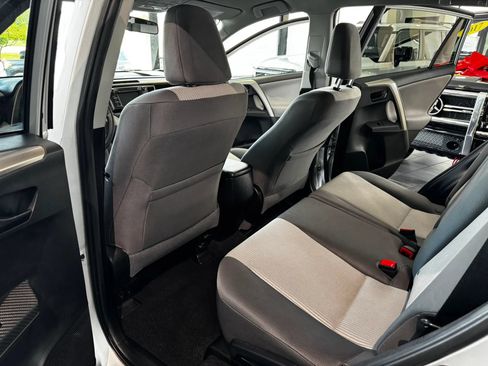 Used 2015 Toyota RAV4 LE FWD image 16