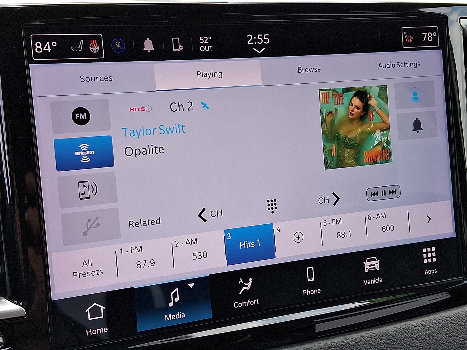 Used 2023 Chrysler Pacifica Touring-L FWD image 18