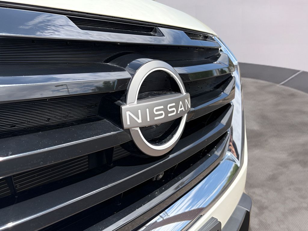 Certified 2023 Nissan Pathfinder SL FWD image 32