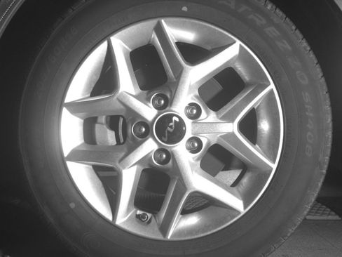 Used 2025 Kia Soul LX w/ LX Technology Package FWD image 12