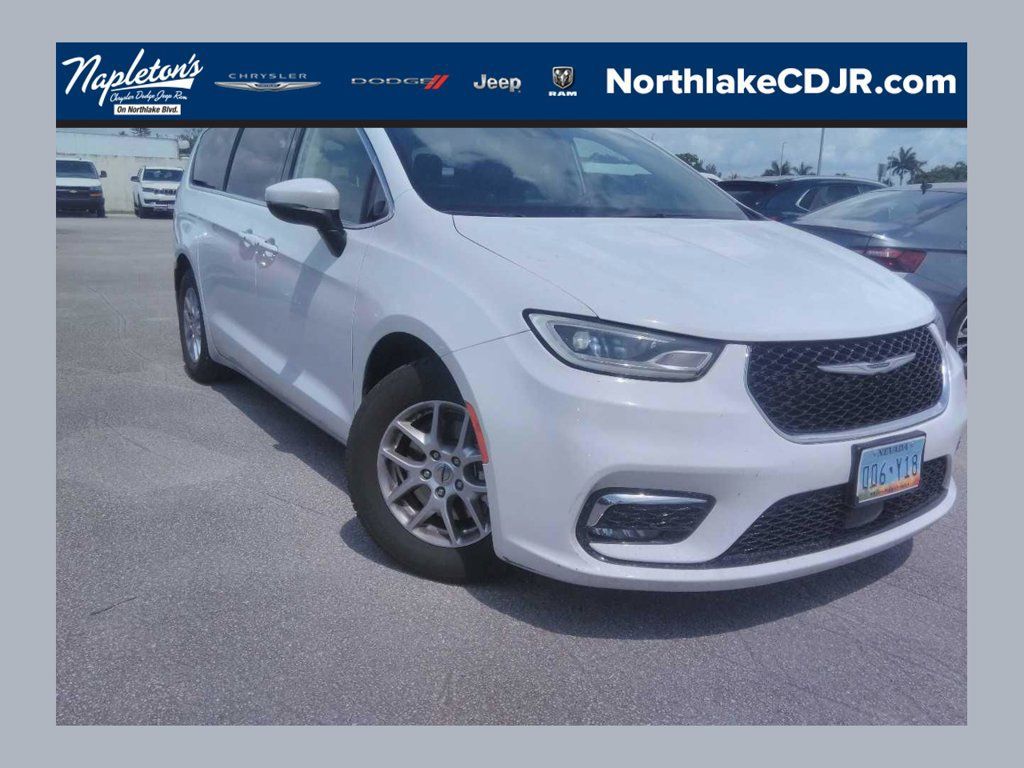 Used 2023 Chrysler Pacifica Touring-L FWD image 1