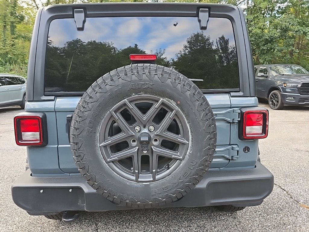 Used 2026 Jeep Wrangler Unlimited Sport AWD/4WD image 6