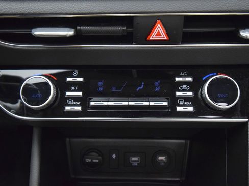 Used 2023 Hyundai Sonata Limited FWD image 33