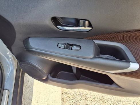 Used 2024 Nissan Kicks SR w/ Interior Electronics Package FWD image 28