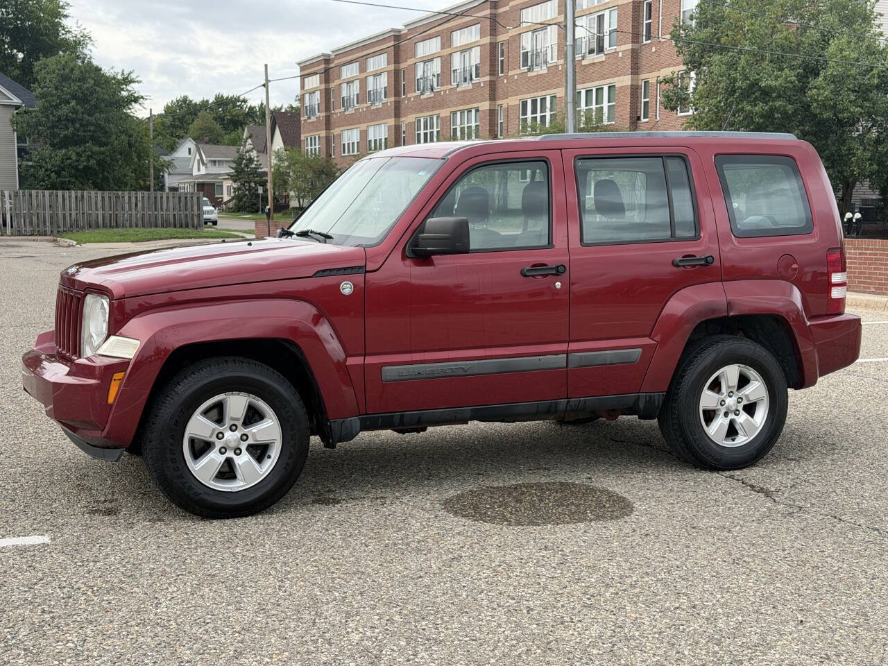 Used 2012 Jeep Liberty Sport AWD/4WD image 16