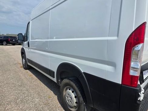 Used 2024 RAM ProMaster 2500 w/ Convenience Group FWD image 6