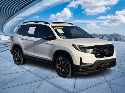 Used 2023 Honda Passport Elite image 2
