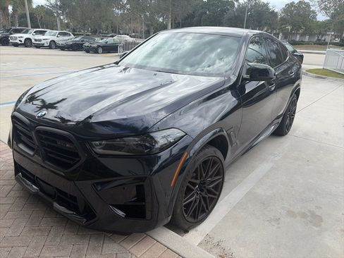 Used 2024 BMW X6 M Competition image 3