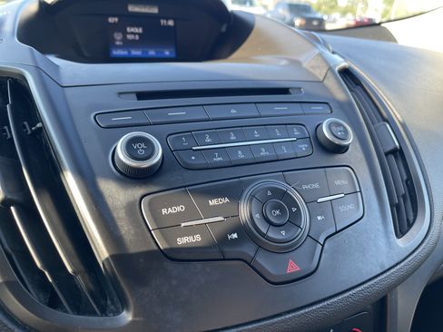 Used 2017 Ford Escape SE AWD/4WD image 18