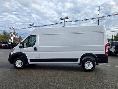 Used 2025 RAM ProMaster 2500 w/ Storage Group image 8