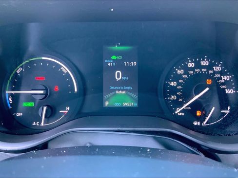 Used 2021 Toyota Sienna XLE image 24