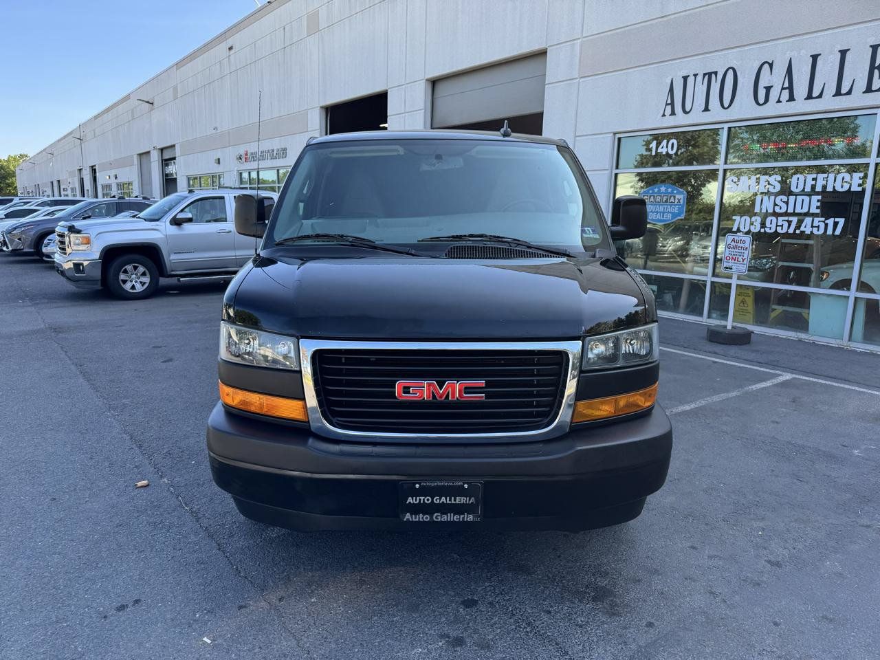 Used 2020 GMC Savana 2500 RWD image 3