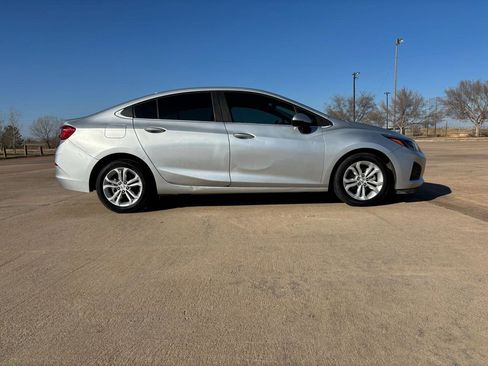 Used 2019 Chevrolet Cruze LT FWD image 22