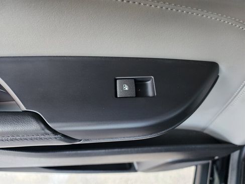 Used 2010 Cadillac SRX Premium image 73