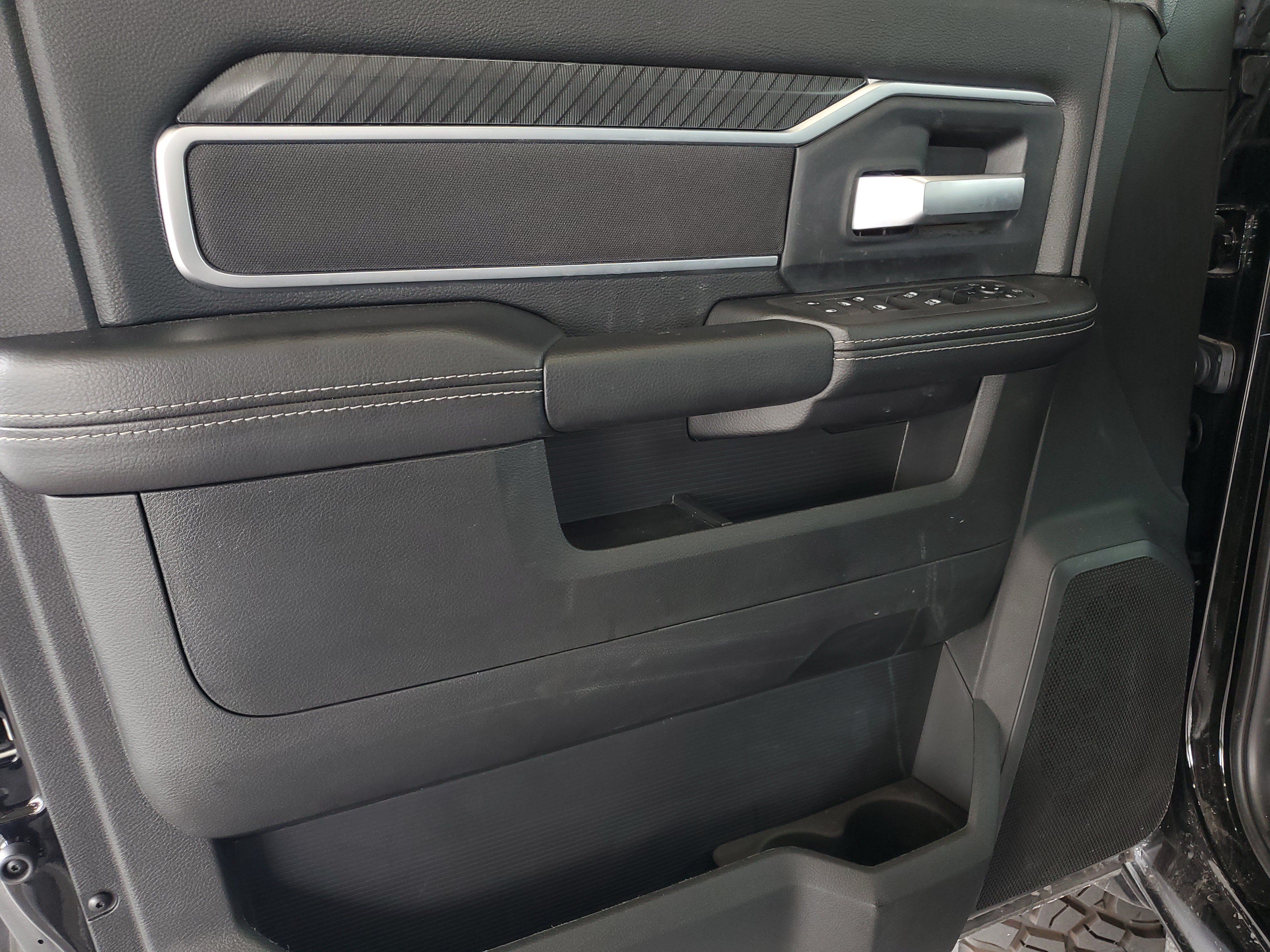 New 2025 RAM 2500 Big Horn AWD/4WD image 14