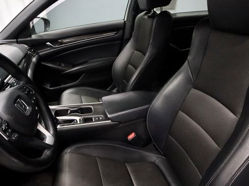 Used 2018 Honda Accord Sport image 26