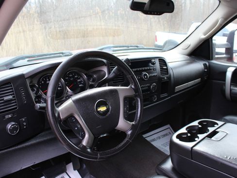 Used 2008 Chevrolet Silverado 2500 LT w/ 1LT Convenience Package image 17