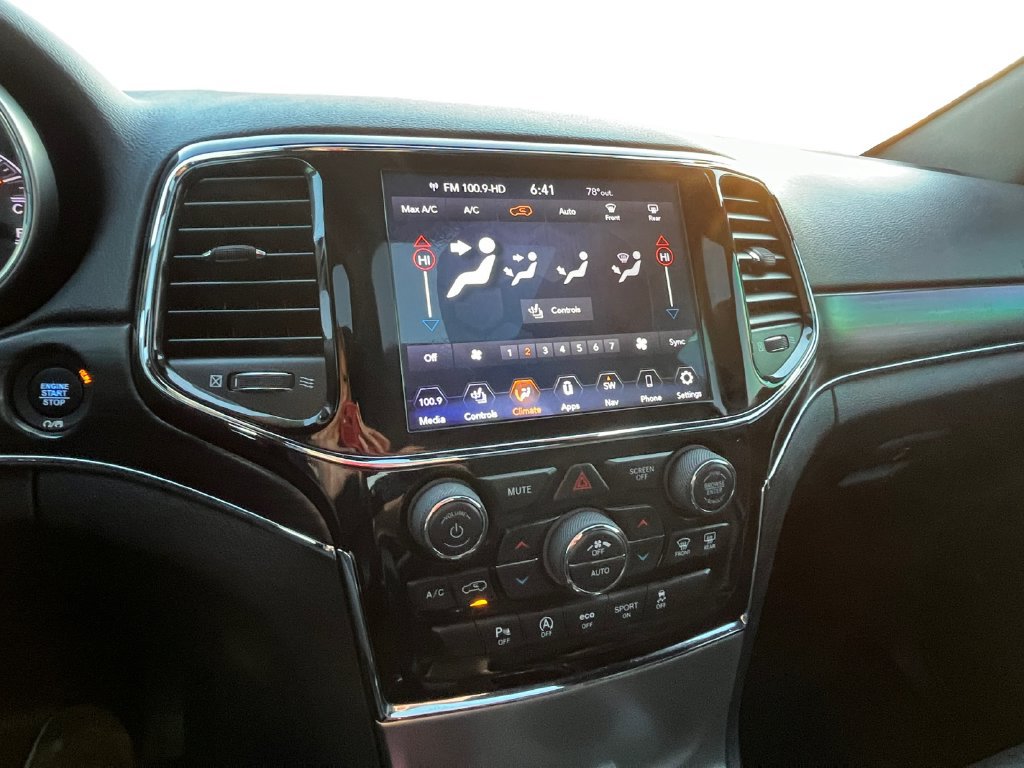 Used 2020 Jeep Grand Cherokee Limited AWD/4WD image 18