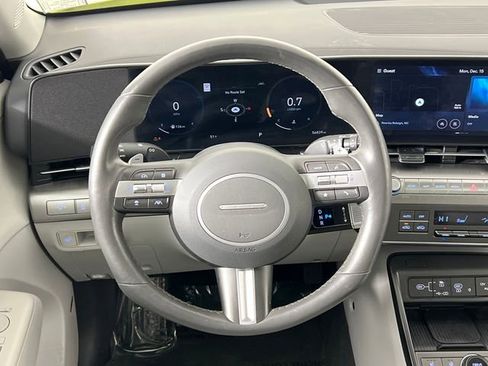 Used 2024 Hyundai Kona Limited image 7