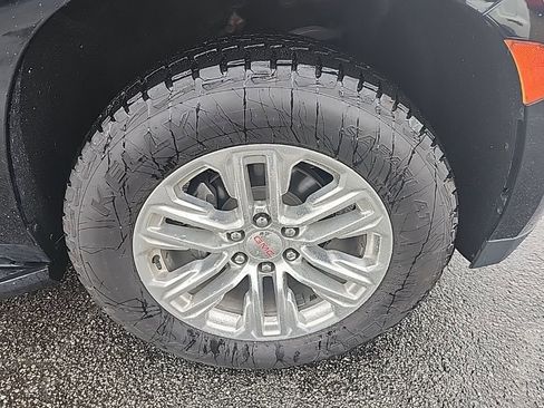 Used 2021 GMC Yukon XL SLT image 15