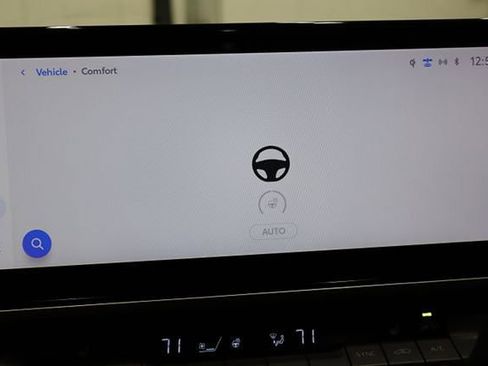 Used 2025 Toyota Camry XLE image 30