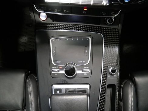 Used 2018 Audi SQ5 Prestige w/ Prestige Package image 31