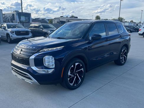 Used 2022 Mitsubishi Outlander SE image 7