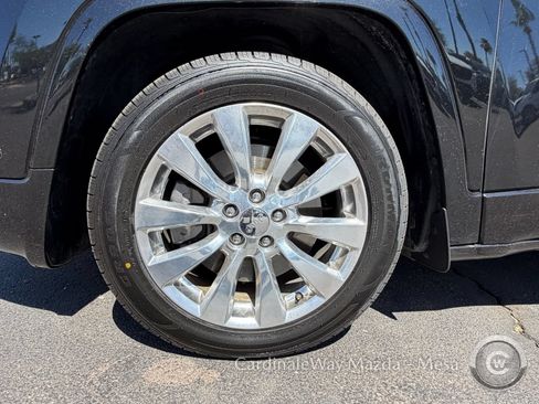 Used 2016 Jeep Cherokee Overland w/ Technology Group FWD image 6