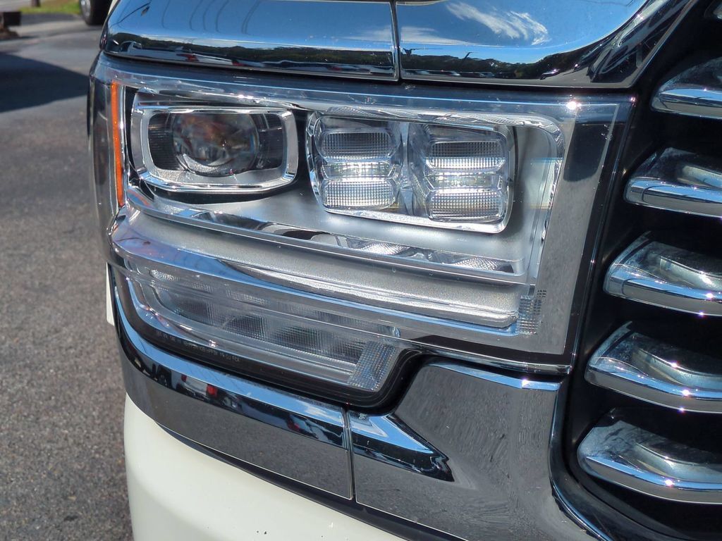 Used 2023 RAM 2500 Limited AWD/4WD image 11