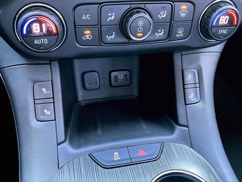 Used 2019 GMC Acadia SLT image 15