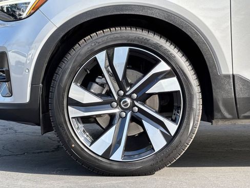 Certified 2023 Volvo XC40 B5 Ultimate AWD/4WD image 25