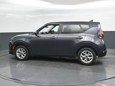 Used 2025 Kia Soul LX w/ LX Technology Package FWD image 8