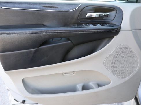 Used 2012 Chrysler Town & Country Touring-L w/ Entertainment Group #2 image 14