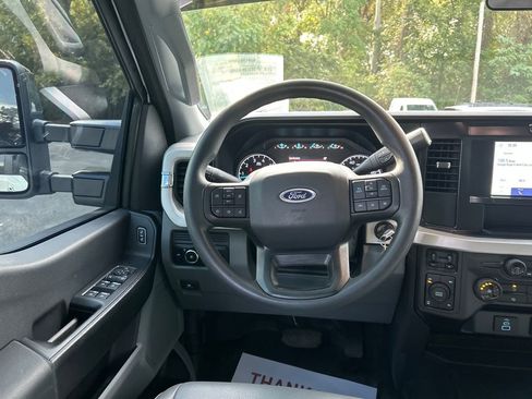 Used 2025 Ford F250 XL image 21