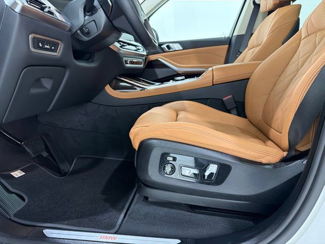 Used 2026 BMW X7 xDrive40i AWD/4WD image 14